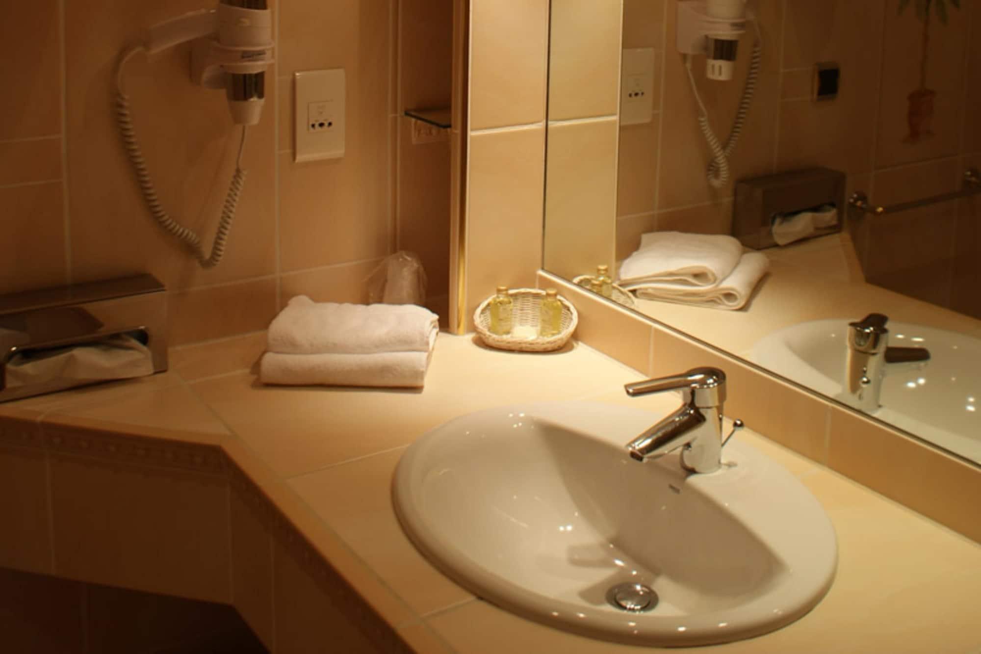 Auberge La Tomette, The Originals Relais Vitrac  Esterno foto