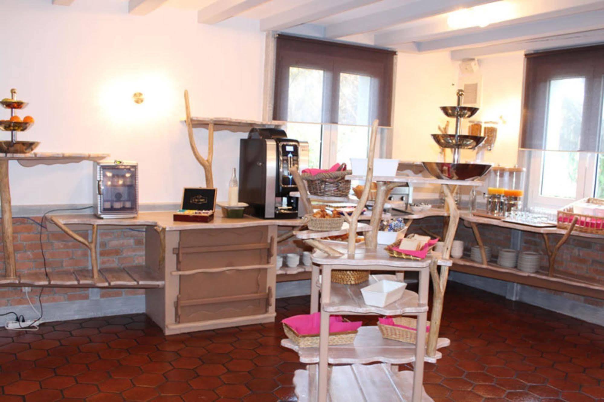 Auberge La Tomette, The Originals Relais Vitrac  Esterno foto